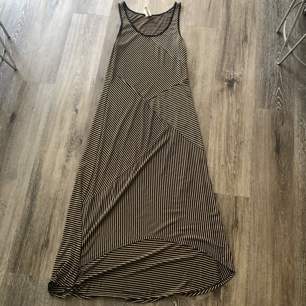 High Low Geometric Maxi w/ stripes